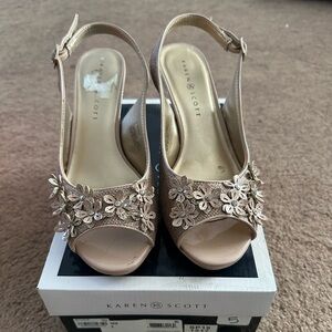 Karen Scott Size 9 Nude Heels
